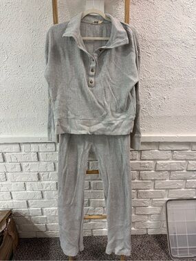 Faherty Waffle Knit Loungewear Set in Light Gray